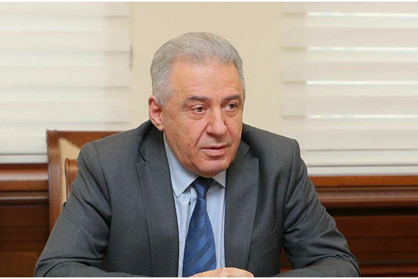 Armenian Defense Minister leaves for Moscow