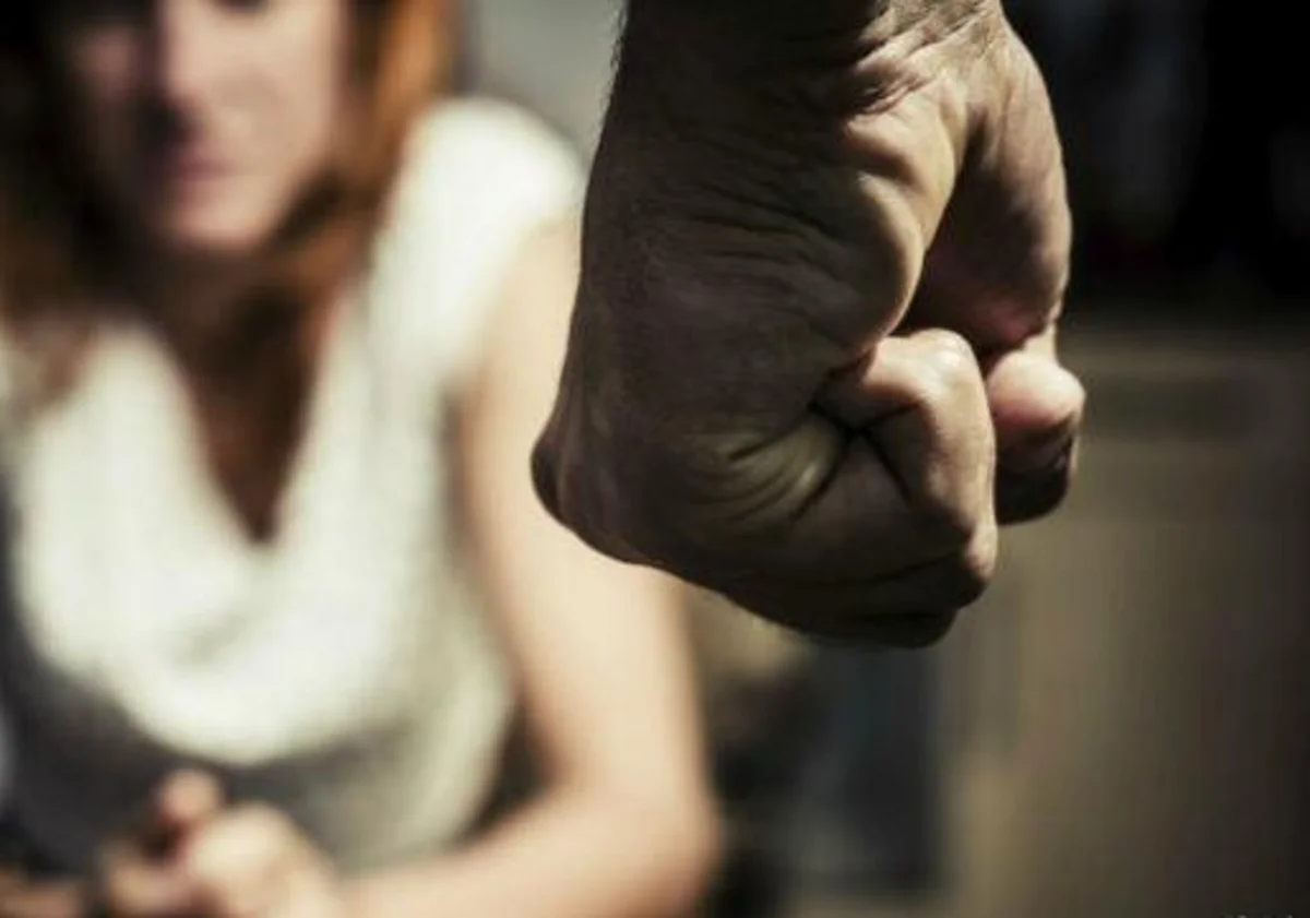 Bakıda ər arvadını döyərək qabırğasını sındırıb