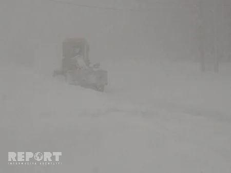 Qaxda bəzi yerlərdə qarın qalınlığı 90 sm-ə çatıb - FOTO