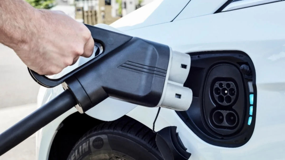 Fransada elektrik enerjisi ilə işləyəcək Mercedes istehsal olunacaq