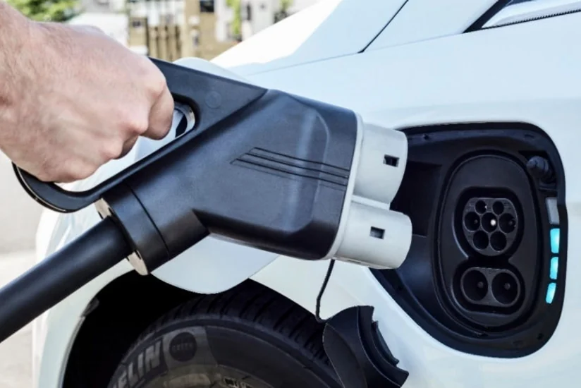 Fransada elektrik enerjisi ilə işləyəcək Mercedes istehsal olunacaq