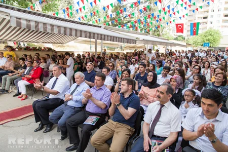 Bakı məktəbində Son zəng - FOTOREPORTAJ