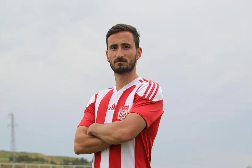 Sivassporun yarımmüdafiəçisi Qarabağla oyunu buraxacaq