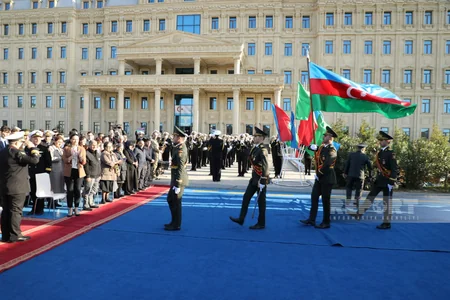 Hərbi Dəniz Qüvvələrində Zəfər Gününə həsr olunan təntənəli mərasim keçirilib