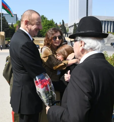 Prezident İlham Əliyev 9 May - Qələbə Günü münasibətilə Bakıda keçirilən mərasimdə iştirak edib - YENİLƏNİB