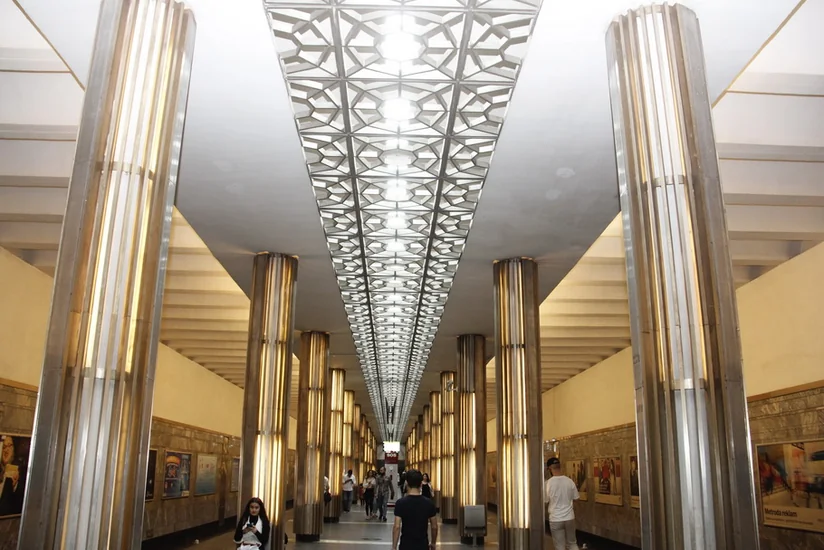 Metronun “Qara Qarayev” stansiyasında işıqlandırma sistemi yenilənib