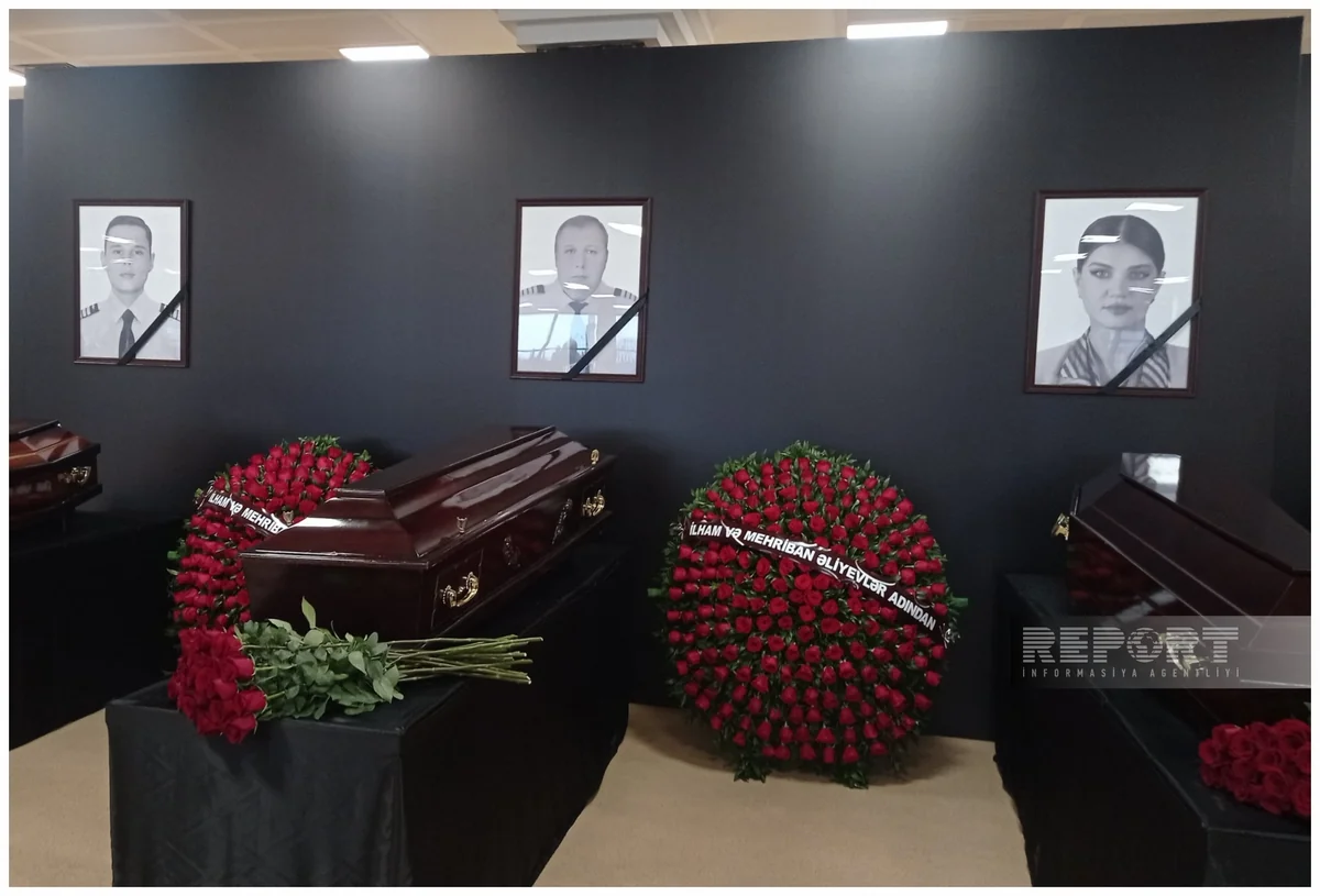 Ilham Aliyev and Mehriban Aliyeva send wreath to farewell ceremony for deceased AZAL crew members