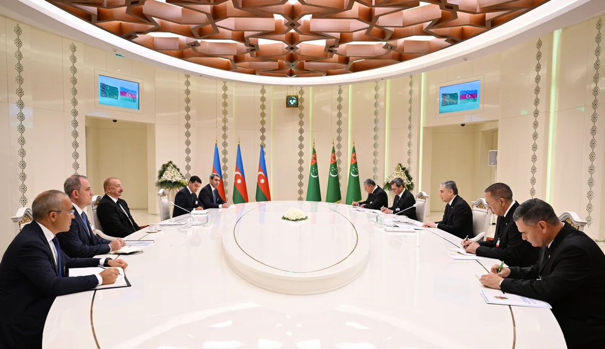 President of Azerbaijan Ilham Aliyev holds expanded meeting with Chairman of Halk Maslakhaty of Turkmenistan