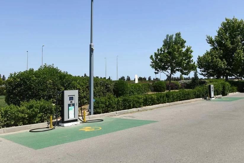На освобожденных территориях создадут не менее 20 пунктов зарядки электромобилей