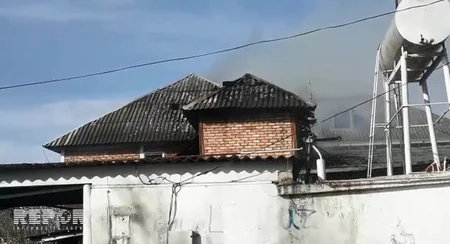 В Уджаре сгорел дом - ФОТО - ВИДЕО - ОБНОВЛЕНО