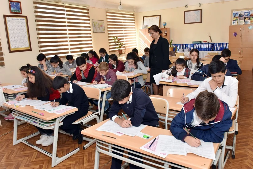 Azərbaycanda məktəbi vaxtından əvvəl bitirmək istəyən şagirdlərdən müraciətlərin qəbuluna başlanılıb
