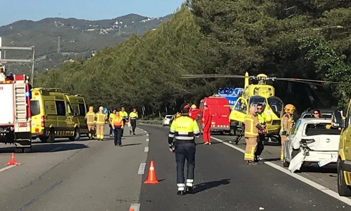 İspaniyada 12 avtomobilin toqquşması nəticəsində 25 nəfər xəsarət alıb