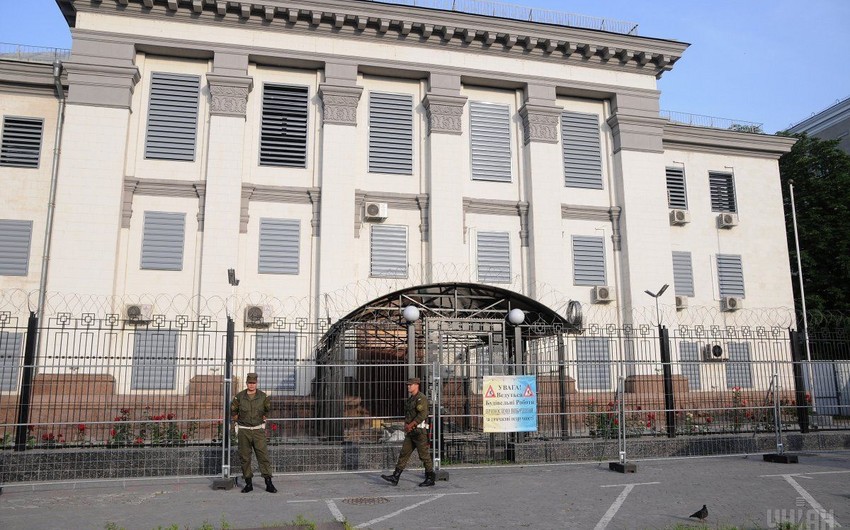 Rusiyanın Kiyevdəki konsulluğuna tüstü şaşkaları atılıb