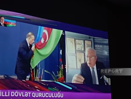 Türkiyədə vəqf sədrinə “Heydər Əliyevin 100 illiyi” yubiley medalı təqdim olunub