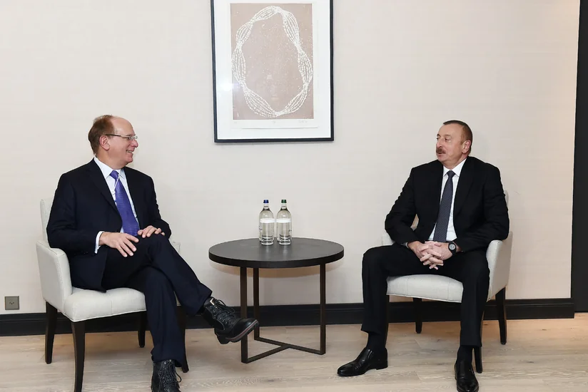 Prezident İlham Əliyev Davosda ABŞ-ın “Black Rock” şirkətinin icraçı direktoru ilə görüşüb - YENİLƏNİB