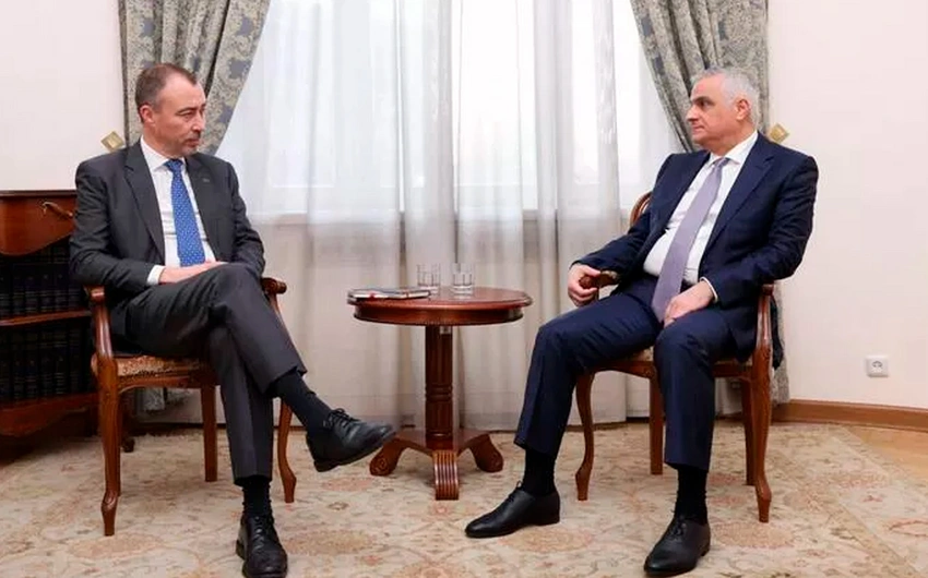 Toyvo Klar Paşinyanın müavini ilə Azərbaycanla sülh prosesini müzakirə edib