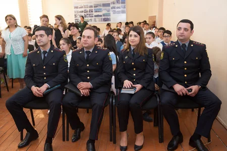 Yol polisi həftə ərzində 1000-dən artıq şagirdlə görüşüb