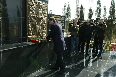 Gəncədə Xocalı soyqırımının qurbanları yad edilib