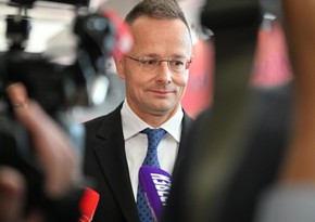 Сийярто: Венгрия получила заверения от России в стабильности поставок нефти и газа
