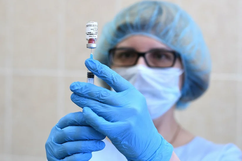 Сингапур одобрил вакцину Pfizer и BioNTech