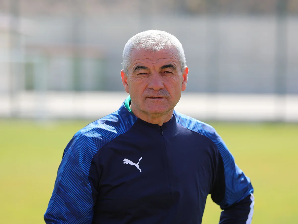 Sivassporun baş məşqçisi: Ölkəmiz üçün mübarizə aparacağıq