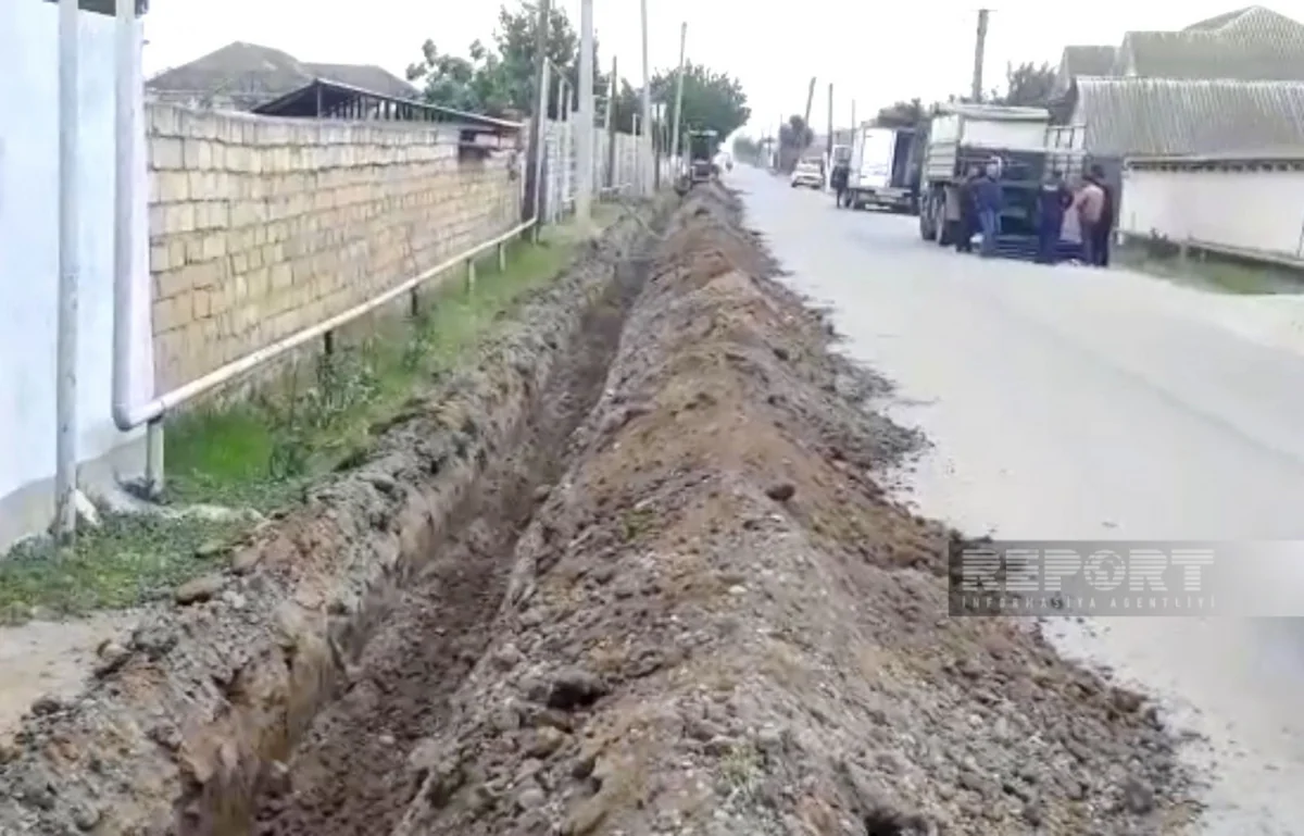 Biləsuvarda su xəttinin çəkilişi başladığı gün yarımçıq dayandırılıb, sakinlər susuz qalıb