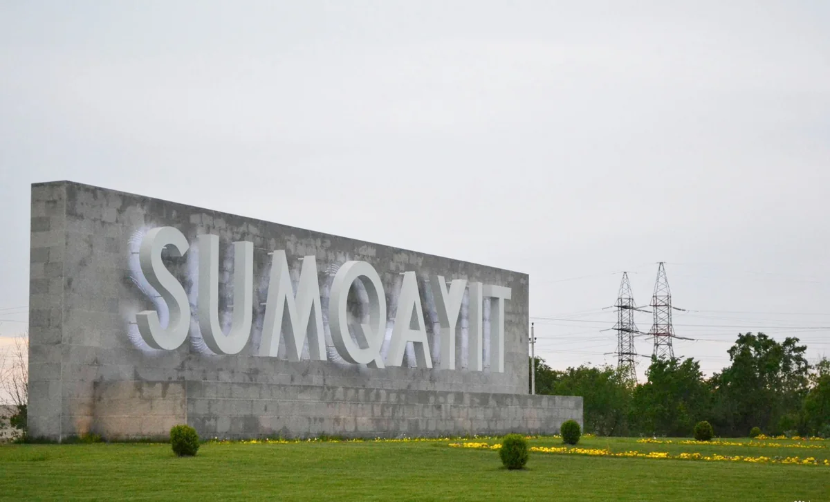 Sumqayıtda qadın körpə qızı ilə birlikdə itkin düşüb