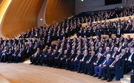 Azərbaycanda 2 milyard ton neft hasilatı münasibətilə təntənəli mərasim keçirilib, Prezident İlham Əliyev tədbirdə iştirak edib - YENİLƏNİB