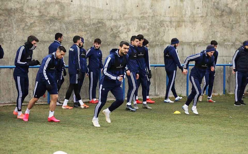 Qarabağ məşqləri dayandırdı