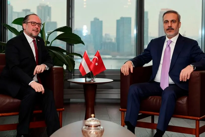 Hakan Fidan avstriyalı həmkarı ilə görüşüb