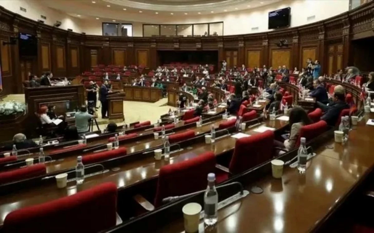 Unknown individuals attack MPs in Armenian parliament