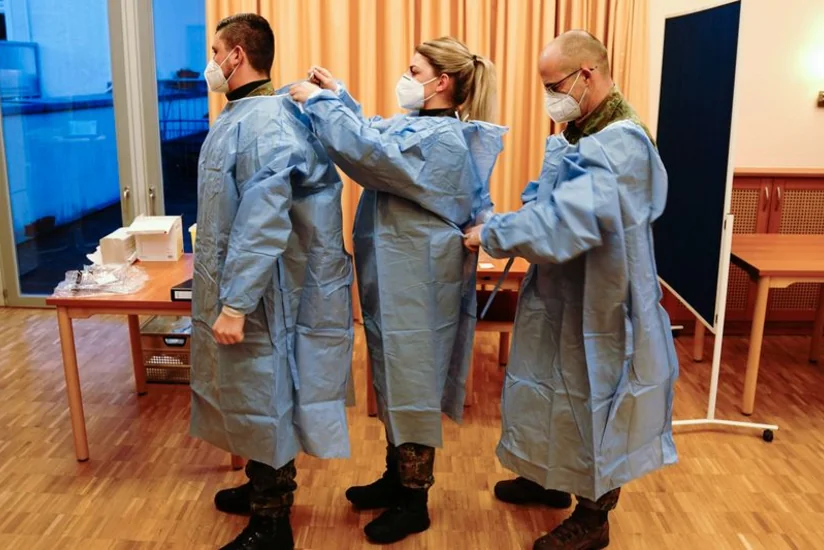 В Германии мобилизуют 12 тысяч военнослужащих в помощь клиникам