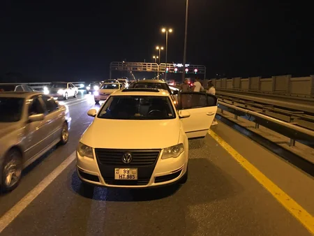 Bakıda zəncirvari yol qəzası baş verib - VİDEO