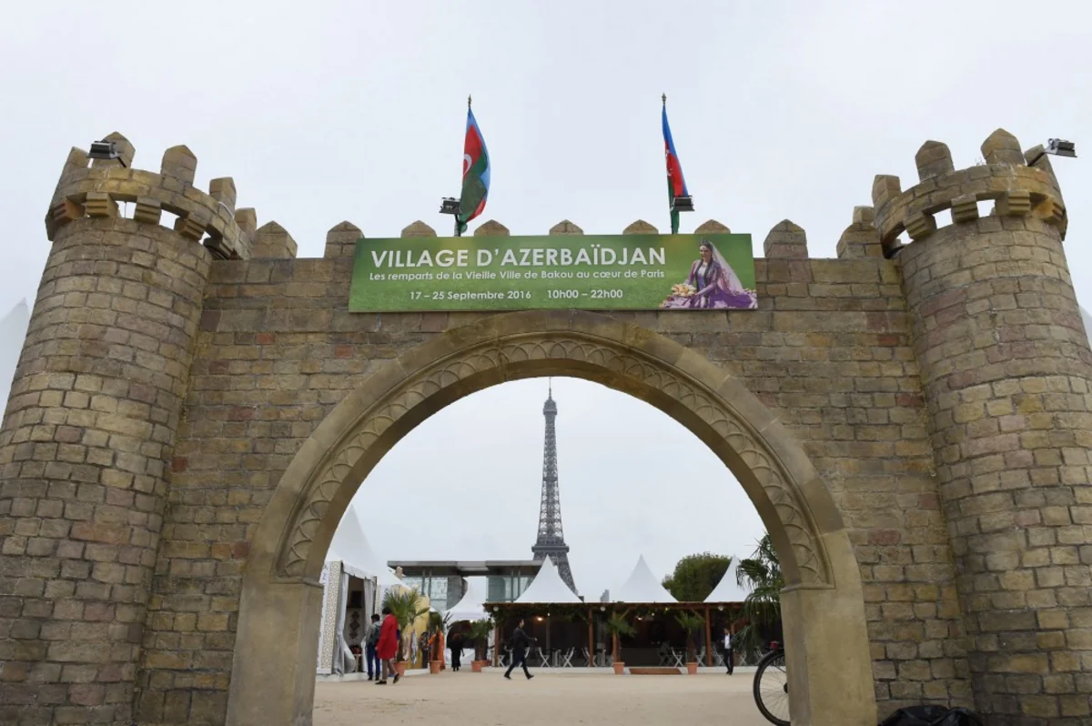 Parisdə “Azərbaycan şəhərciyi”nin rəsmi açılışı olub