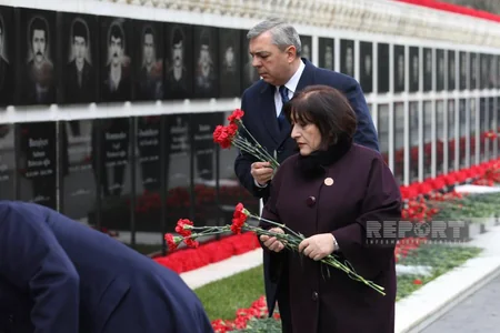 Azərbaycan xalqı şəhidlərini yad edir