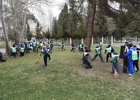 Azərbaycan Kanoe və Avarçəkmə Federasiyası Mingəçevirdə təmizlik aksiyası həyata keçirib