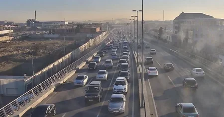 Bakının bir sıra yollarında tıxac yaranıb