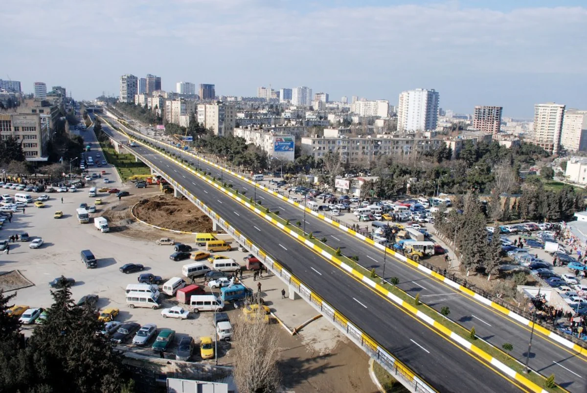 ​Bakıda əsas işlək yollardan biri bağlanıb