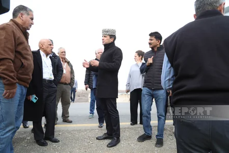 Xarici jurnalistlər Füzuliyə və Merdinli kənd məscidinə baş çəkib
