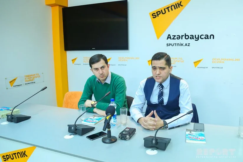 Siyasi analitik Elxan Şahinoğlunun Aprel atəş(kəs)i kitabının təqdimatı olub