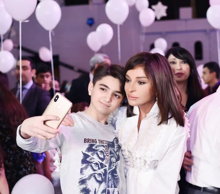 Heydar Aliyev Foundation arranges traditional New Year party for children