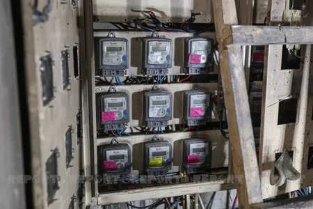 Bakıda 4 binanın elektrik problemi: Dörd dəfə yanğın baş verib, beşincidən qorxuruq - REPORTAJ
