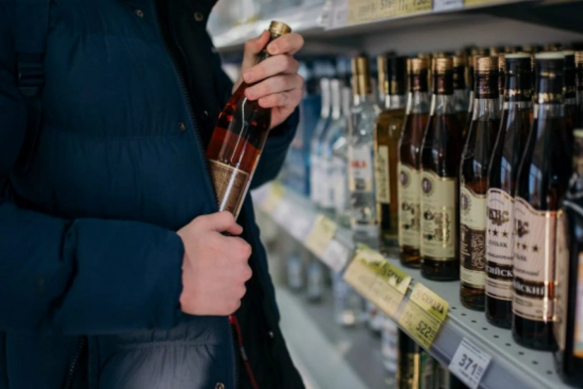 Bakıda restorandan 4 min manatlıq oğurluq edilib