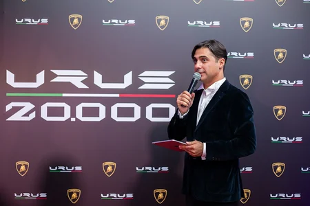 20 000-ci “Lamborghini Urus” avtomobili Bakıda sahibinə təhvil verilib