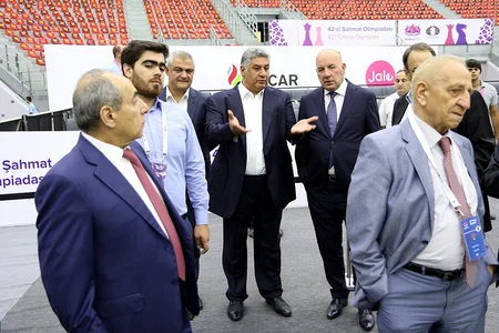 Crystal Hall hosts a meeting with Azerbaijani national chess team
