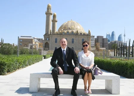 President Ilham Aliyev attends opening of garden outside Tazapir mosque and Central Park built along Fuzuli street