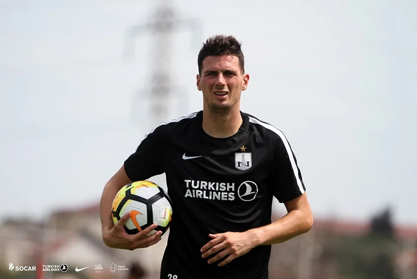 “Neftçi”dən ayrılan futbolçu Yunanıstan klubuna keçib