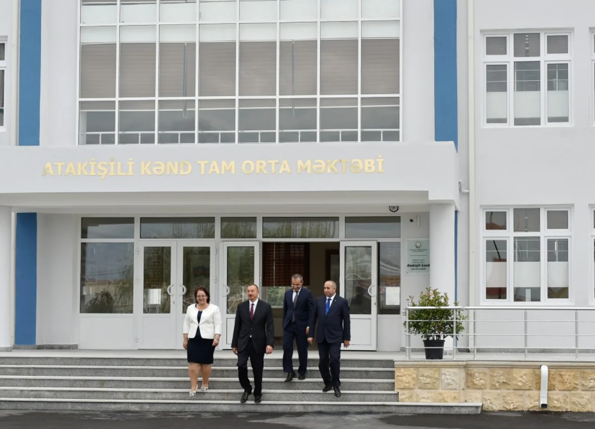 Azərbaycan Prezidenti Kürdəmirdə məktəb binasının açılışında iştirak edib