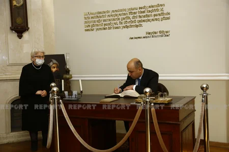 Emin Əmrullayevin Gürcüstana səfəri başlayıb