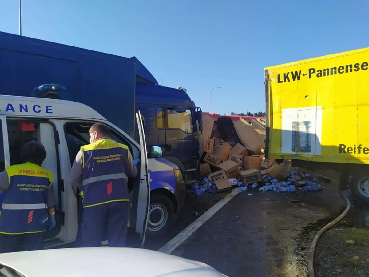 Gürcüstanda yük maşını zəncirvari qəza törədib, xəsarət alanlar var